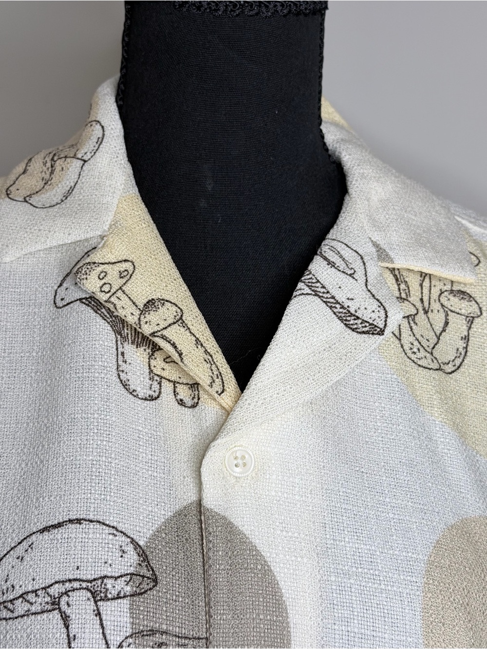 MALIBU by Drill Clothing Co. Men's S Mushroom Print Short Sleeve Button-Up
